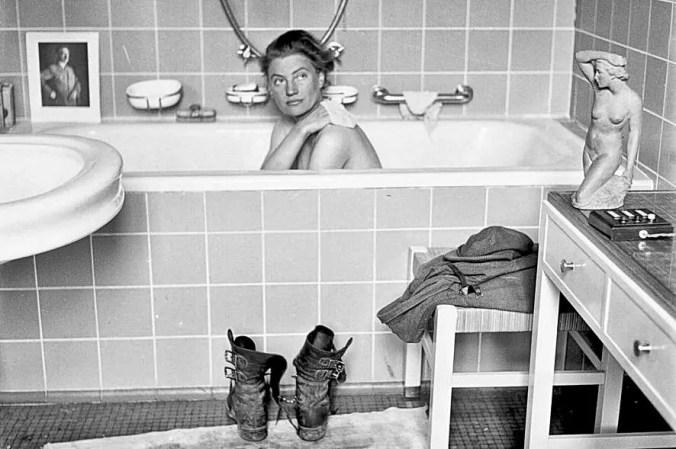 Lee Miller en la bañera de Hitler.