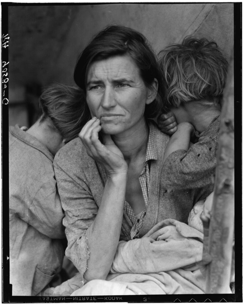 Dorothea Lange, «Madre migrante» / Recogedoras de guisantes sin recursos en California. Nipomo, California, 1936, reproducción digital a partir de un negativo retocado (Biblioteca del Congreso, Washington, D.C.)