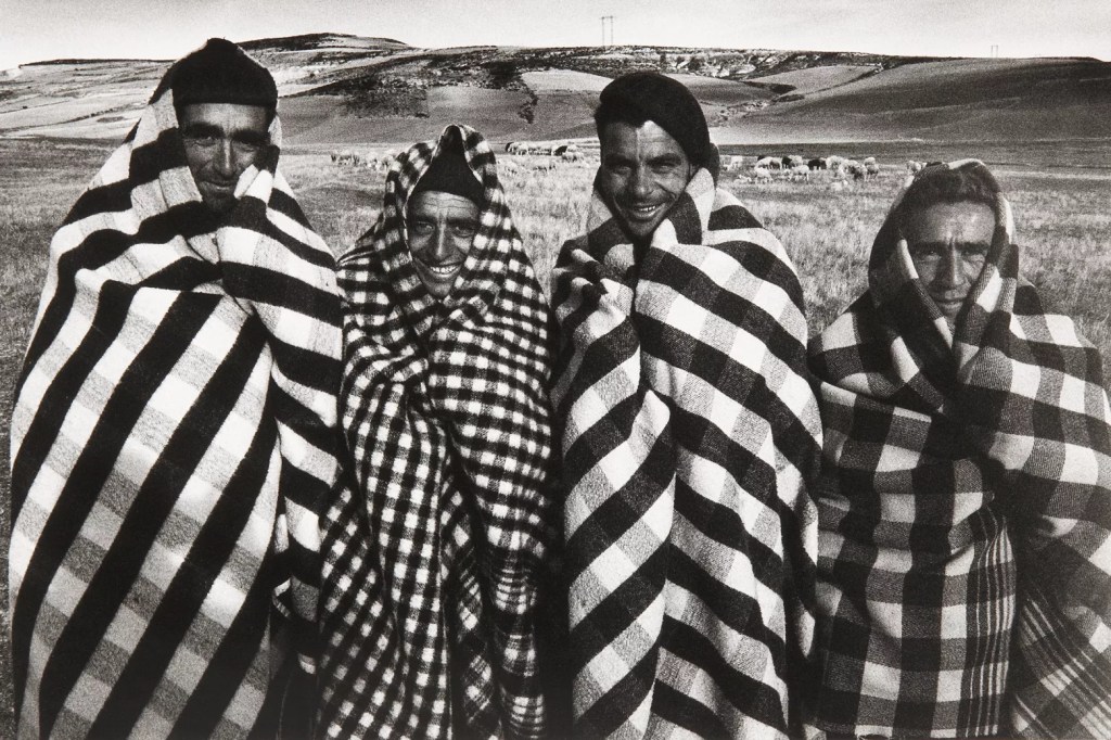 Fotografía de Ramon Masats tomada en la Tierra de Campos castellana