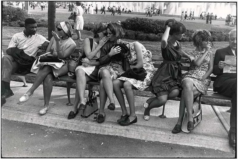 Fotografía de Garry Winogrand, Autor que apostó por el uso de focales  como el 28 mm