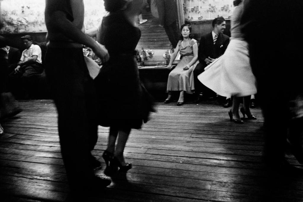 Fotografía tomada por Sergio Larraín en Valparaíso, Chile.
